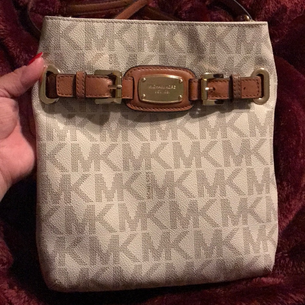 Michael kors crossbody